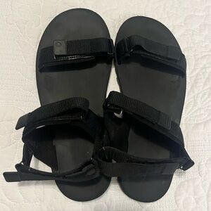 Xero D-Trail Black Sandals with Adjustable Straps